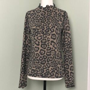 💙 S 💙 NWT Anthro Top Leopard Print Soft Fuzzy Lettuce Hem​